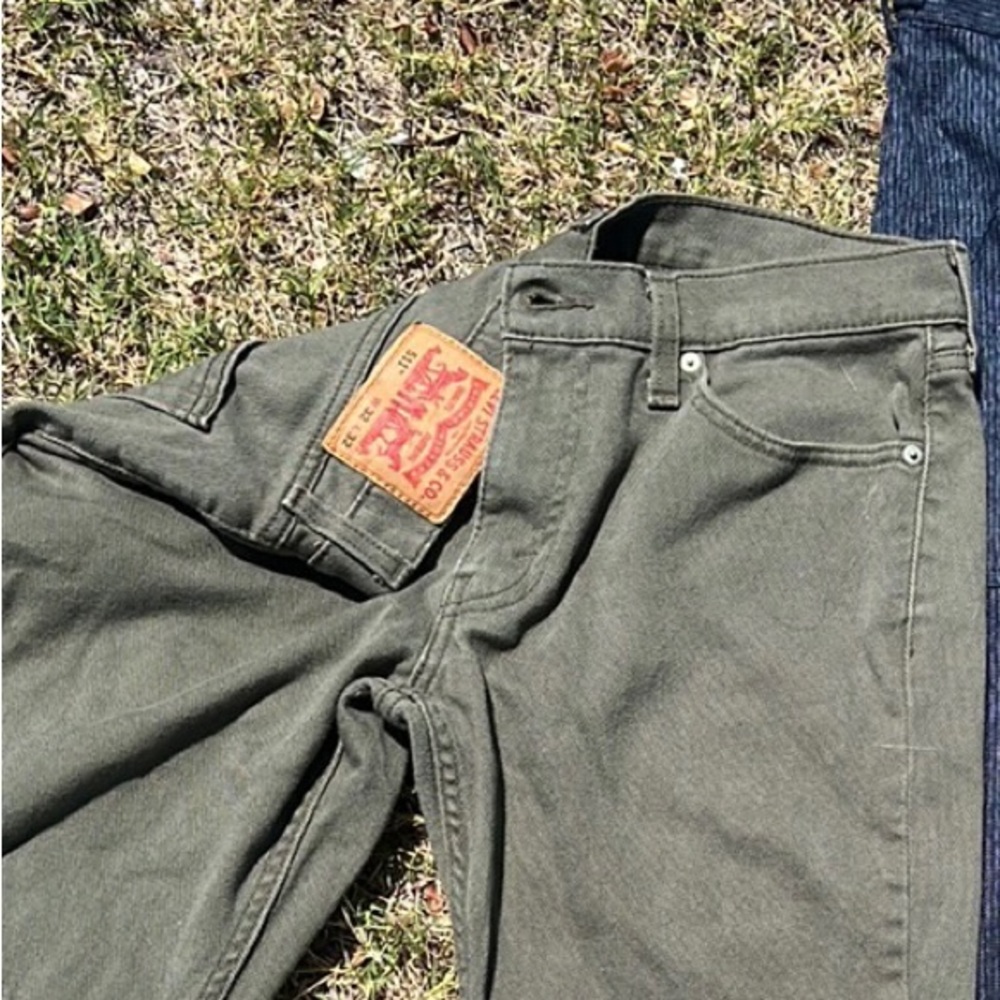 MENS 15+ Items | Levi’s Jeans, 6 Shirts, 2 Overalls, Polo Sweater, 3 Hoodies +++